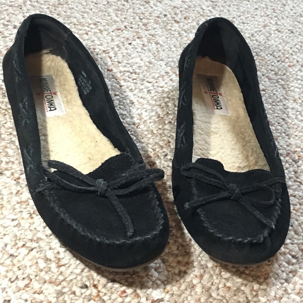 Minnetonka Moccasins Black Leather Flats